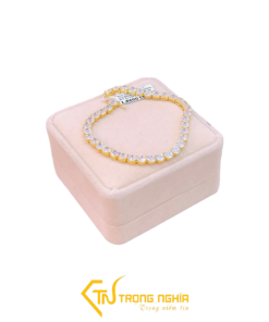 anh-trang-suc-kieu-xoan-tiem-vang-trong-nghia